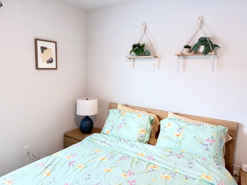 Queen bedroom with closet and ceiling fan